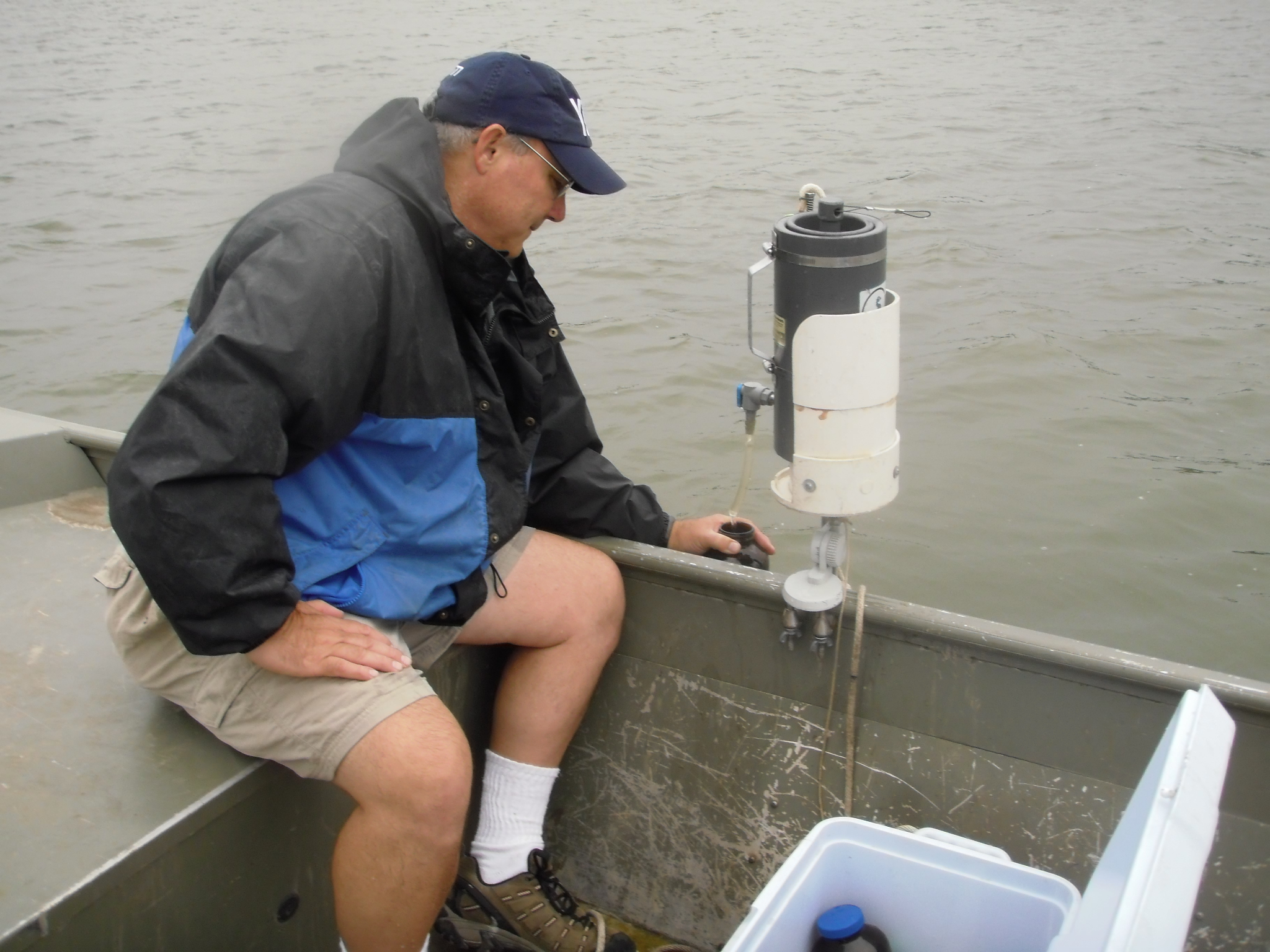 Scott Campbell using the VanDorn water sampler on Centralia Lake, 2009.